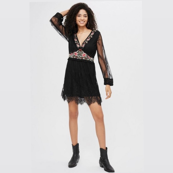 Topshop Dresses & Skirts - TopShop Lace Embroidery Dress